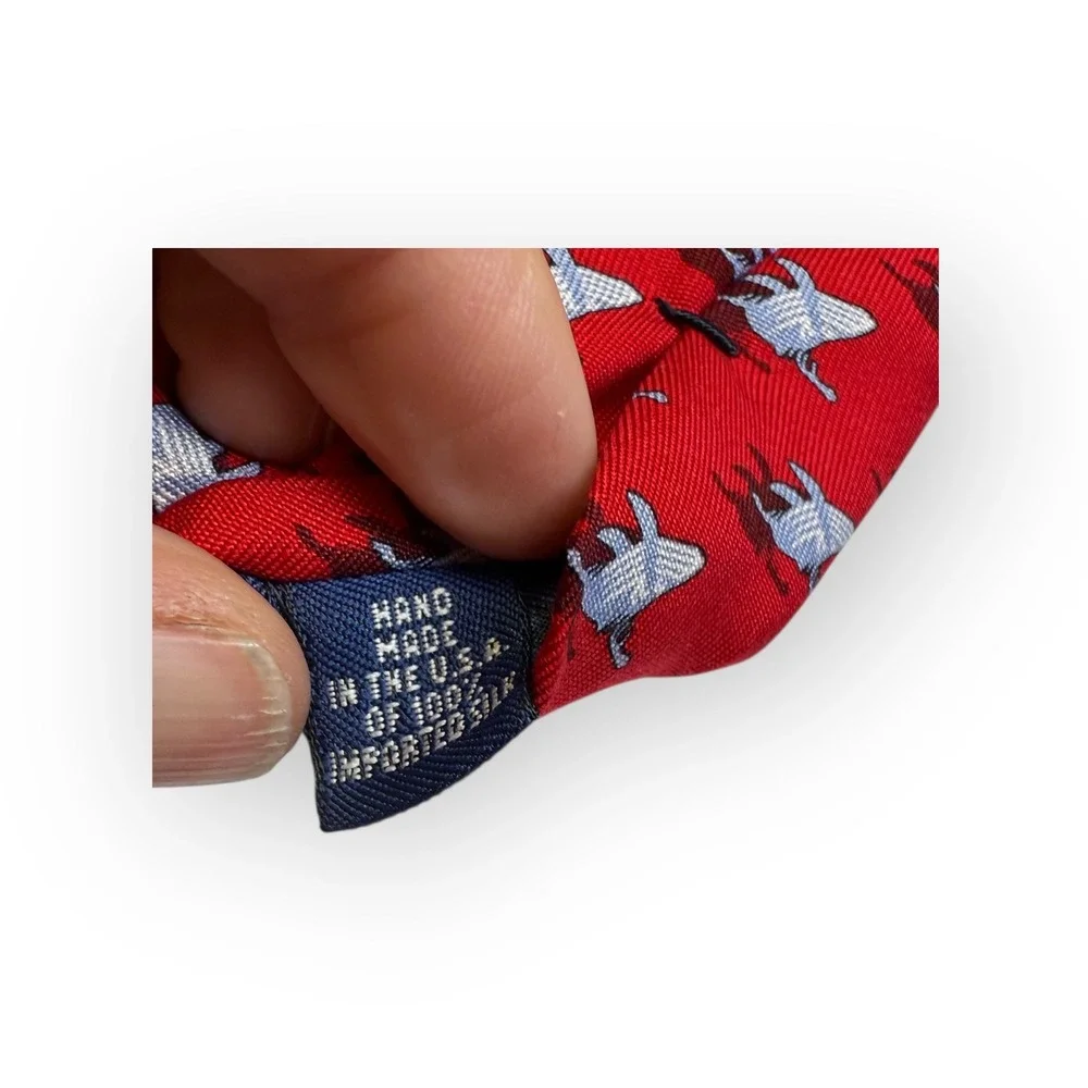 Vineyard Vines Custom Collection Red Shark‎ Print Silk Blend Necktie